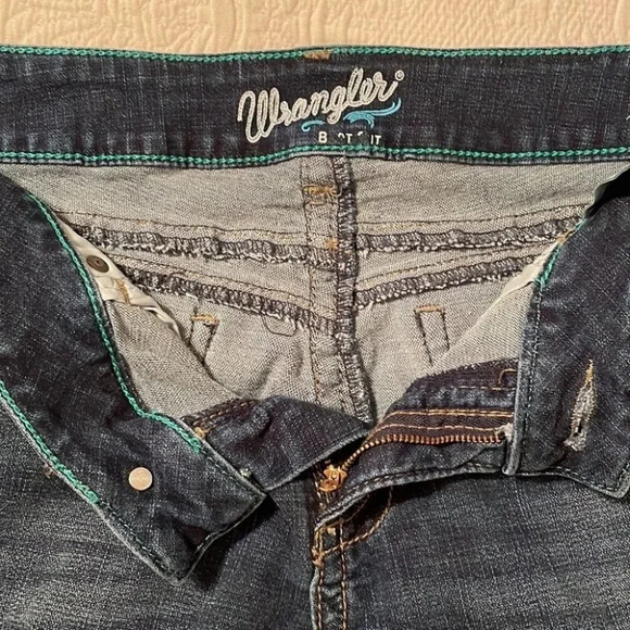 Wrangler Bootcut Jeans Stitch Detail Western Cowgirl Zip Fly 7/8 30” Inseam - Picture 7 of 9